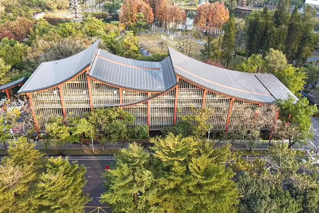 中国首个“光储直柔”零碳立体车库投用4.png 中国首个“光储直柔”零碳立体车库投用4.png