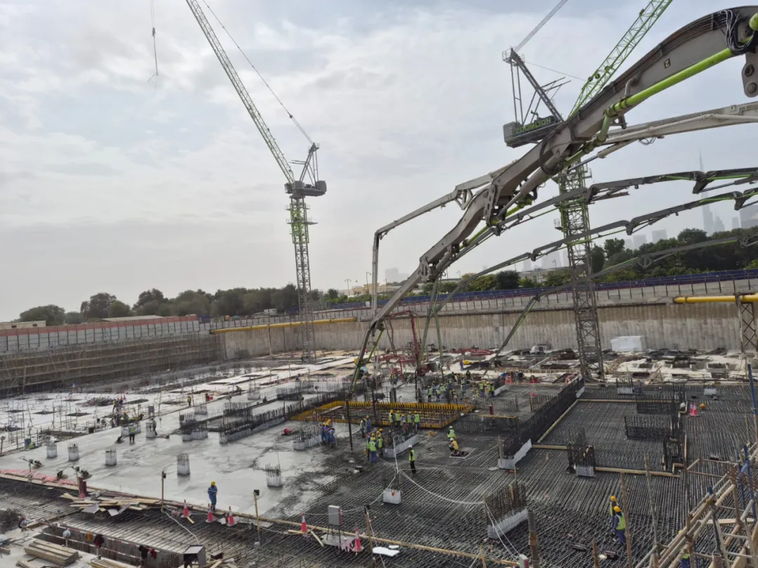 中国建筑扎比尔阿德里斯住宅项目筏板基础首浇成功1.png 中国建筑扎比尔阿德里斯住宅项目筏板基础首浇成功1.png