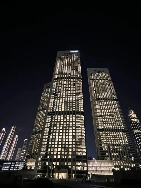 中国建筑迪拜Downtown Views二期项目顺利交付业主3.jpg