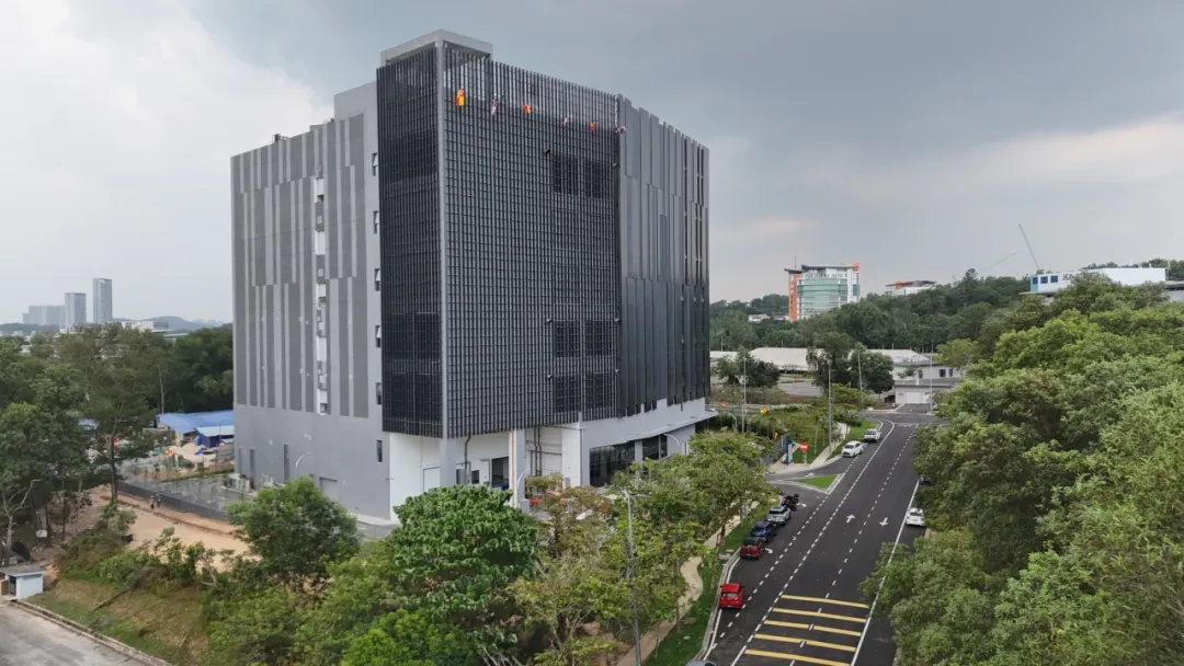 中国建筑承建的马来西亚Infinaxis数据中心项目投运2.png
