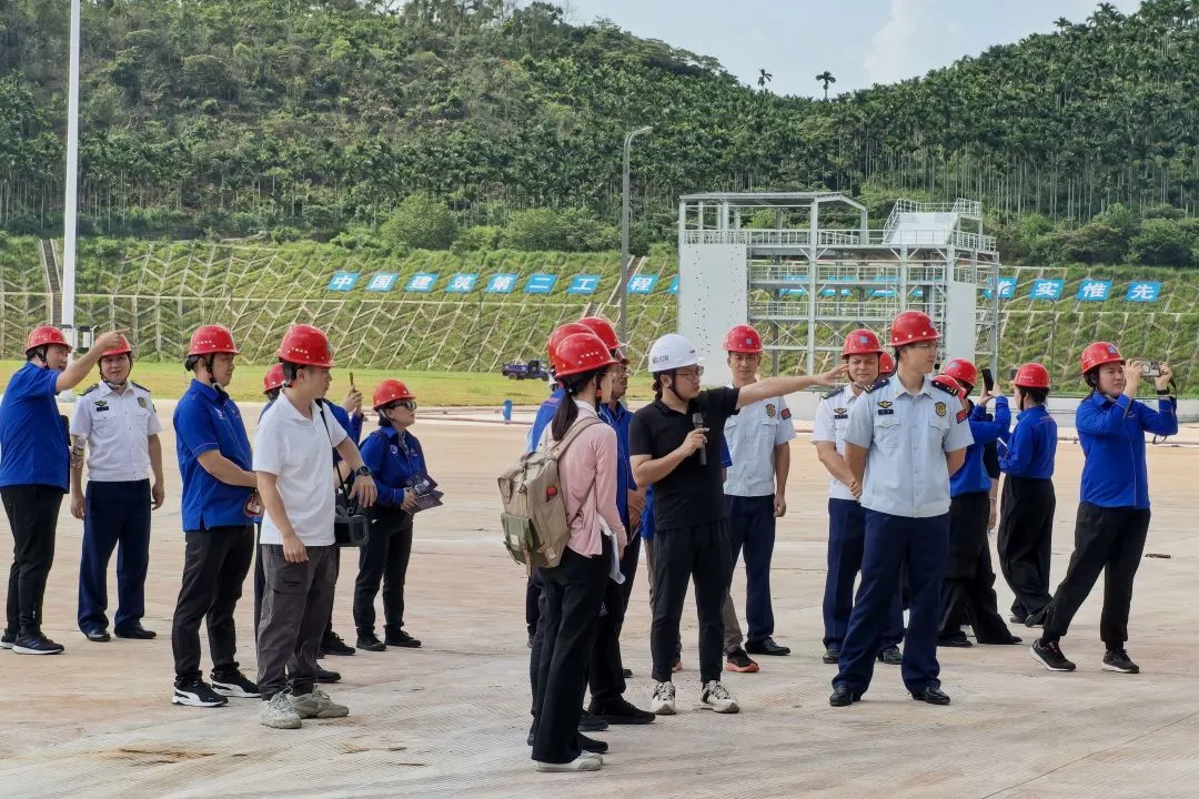 马来西亚民防局代表团走进中国建筑承建的国际综合消防应急救援实战训练基地项目观摩交流1.webp 马来西亚民防局代表团走进中国建筑承建的国际综合消防应急救援实战训练基地项目观摩交流1.webp